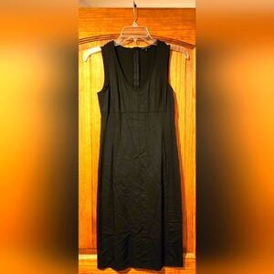 Pre-Owned / Theory Fitted Sleeveless Sheath Dress / Size 0 / Black